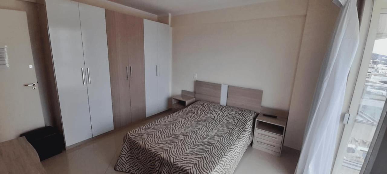 Apart no centro com 2 quartos, ar condicionado, internet, churrasqueira, cozinha completa e máquina de lavar roupas - O APTO NÃO É COMPARTILHADO COM OUTRAS PESSOAS Uniao Da Vitoria Exterior foto