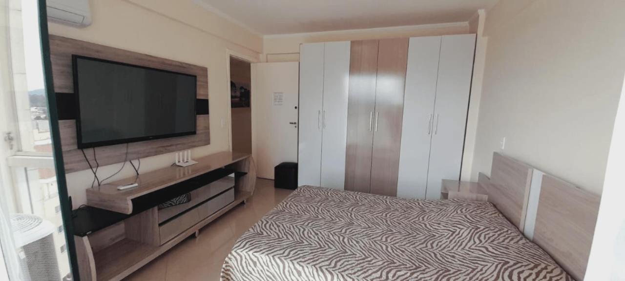 Apart no centro com 2 quartos, ar condicionado, internet, churrasqueira, cozinha completa e máquina de lavar roupas - O APTO NÃO É COMPARTILHADO COM OUTRAS PESSOAS Uniao Da Vitoria Exterior foto